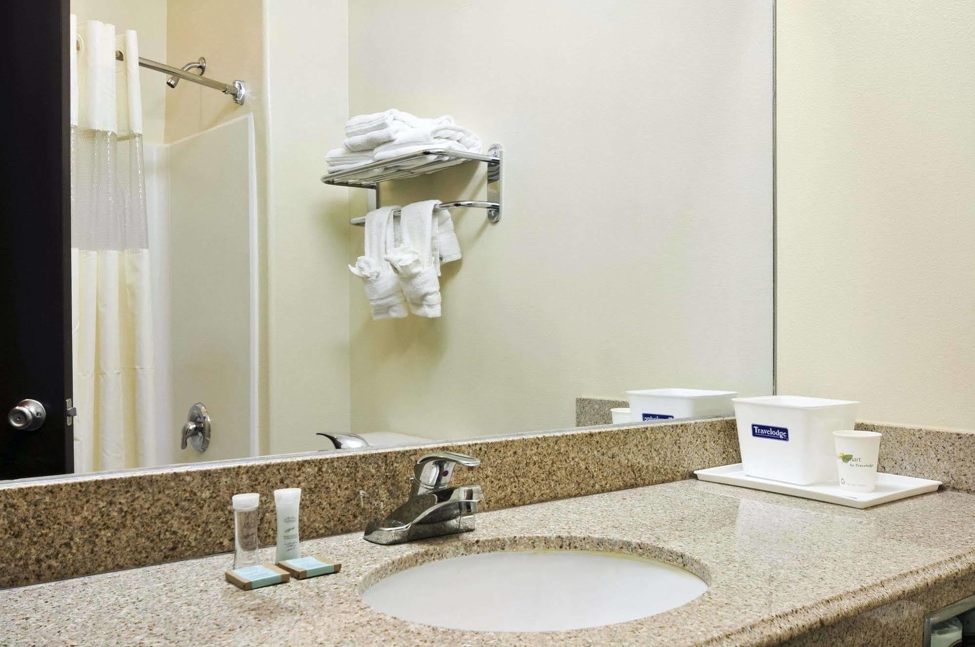 מקאלן Travelodge Pharr חדר תמונה